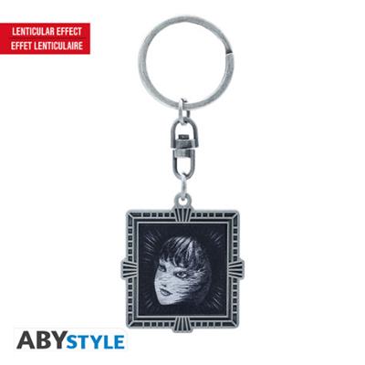 Junji Ito - Llavero Lenticular Metálico Tomie Reflejo Maldito (3